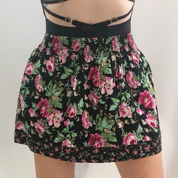 Forever 21 XXI floral flared mini skirt - Picture 1 of 8